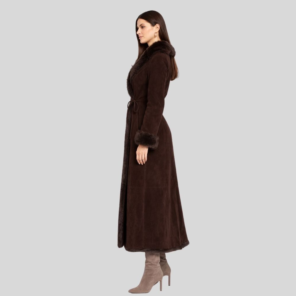 Damen Goatsuede Mantel dunkelbraun Lang mit Fellkragen – Veloura Lux