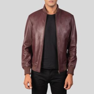 Leder Bomberjacke Herren Bordeaux – klassische Frontansicht mit Reißverschluss und geripptem Saum