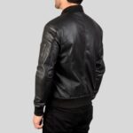 Rückansicht schwarze Leder-Bomberjacke Herren mit Rippbund