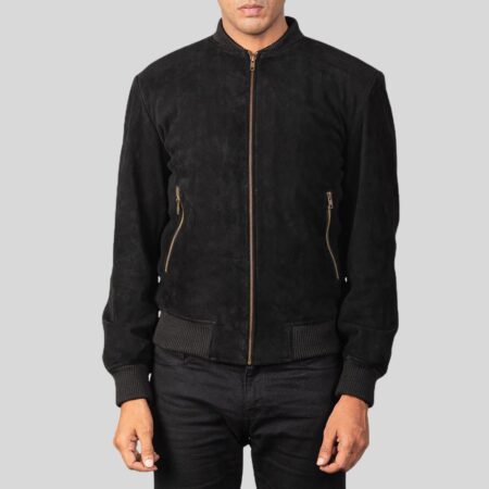 Schwarze Herren-Wildlederjacke mit geschlossenem Reißverschluss – klassische Frontansicht mit Reißverschlusstaschen