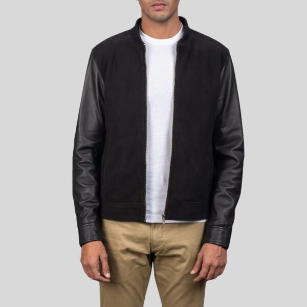 Schwarze Herrenjacke mit Wildleder-Korpus und glatten Lederärmeln, gerade Frontansicht