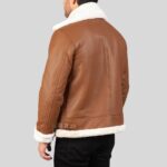 Shearling Lederjacke Herren Braun – Rückseite mit breitem weißen Fellkragen und Gürtel-Detail