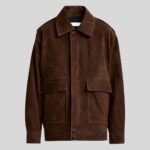 Damen Braun Wildlederjacke flach fotografiert – Frontansicht mit Klappentaschen und klassischem Kragen