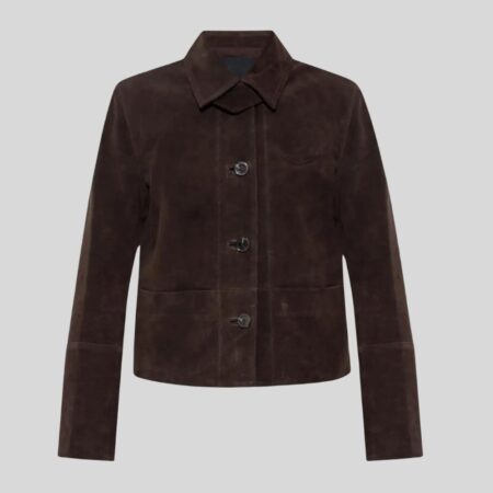 Braune Damen Wildleder Jacke mit Knopfverschluss, strukturiertem Kragen und minimalistischer Silhouette – Flatlay für Produktdarstellung