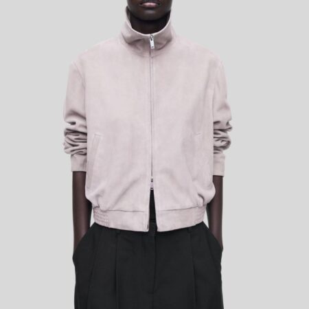 Damen Wildlederjacke Beige – minimalistische Frontansicht mit hohem Kragen