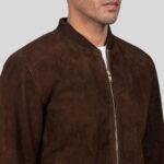 Detailaufnahme der Seitentasche am Herren Ledermantel