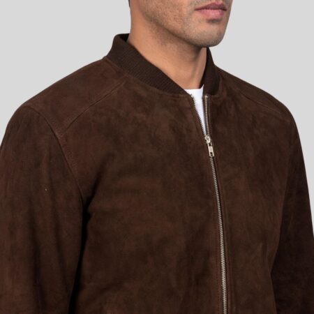 Detailaufnahme der Seitentasche am Herren Ledermantel