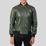 Leder Bomberjacke Herren Grün Vorderansicht mit schwarzen Bündchen