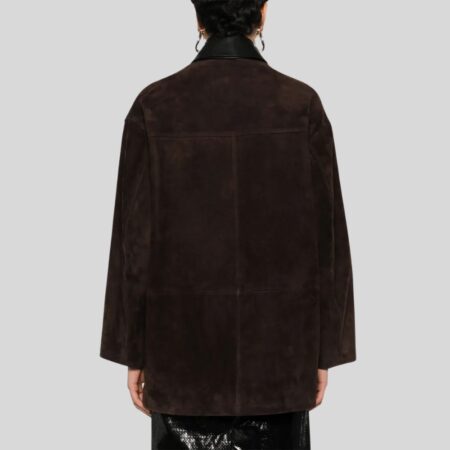 Rückseite einer Damen Wildlederjacke in Dunkelbraun mit geradem Schnitt