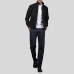 Wildleder Blouson Herren Schwarz – Ganzkörperansicht mit freizeitlichem Look