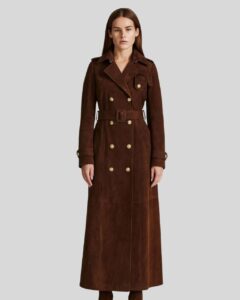 Damen Suede Langmantel in Braun aus Wildleder mit Gürtel, doppelreihigen Goldknöpfen und klassischem Kragen