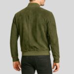 Rückansicht der Grüne Wildleder Bomberjacke Herren mit Stehkragen und Rippbündchen