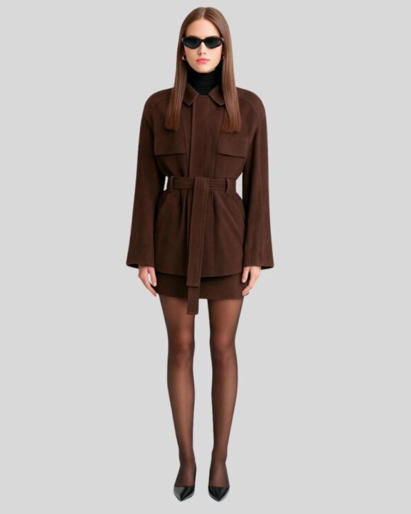 Damen Dunkelbraune Suede Kurzjacke – Noir Chic