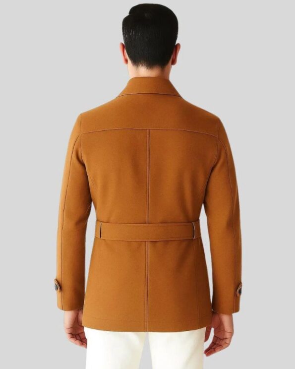 Herren Camel Suede Mantel Rückansicht getragen