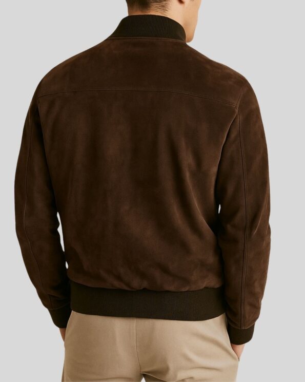Rückansicht Herren Braune Suede Bomberjacke mit geripptem Bund und Stehkragen